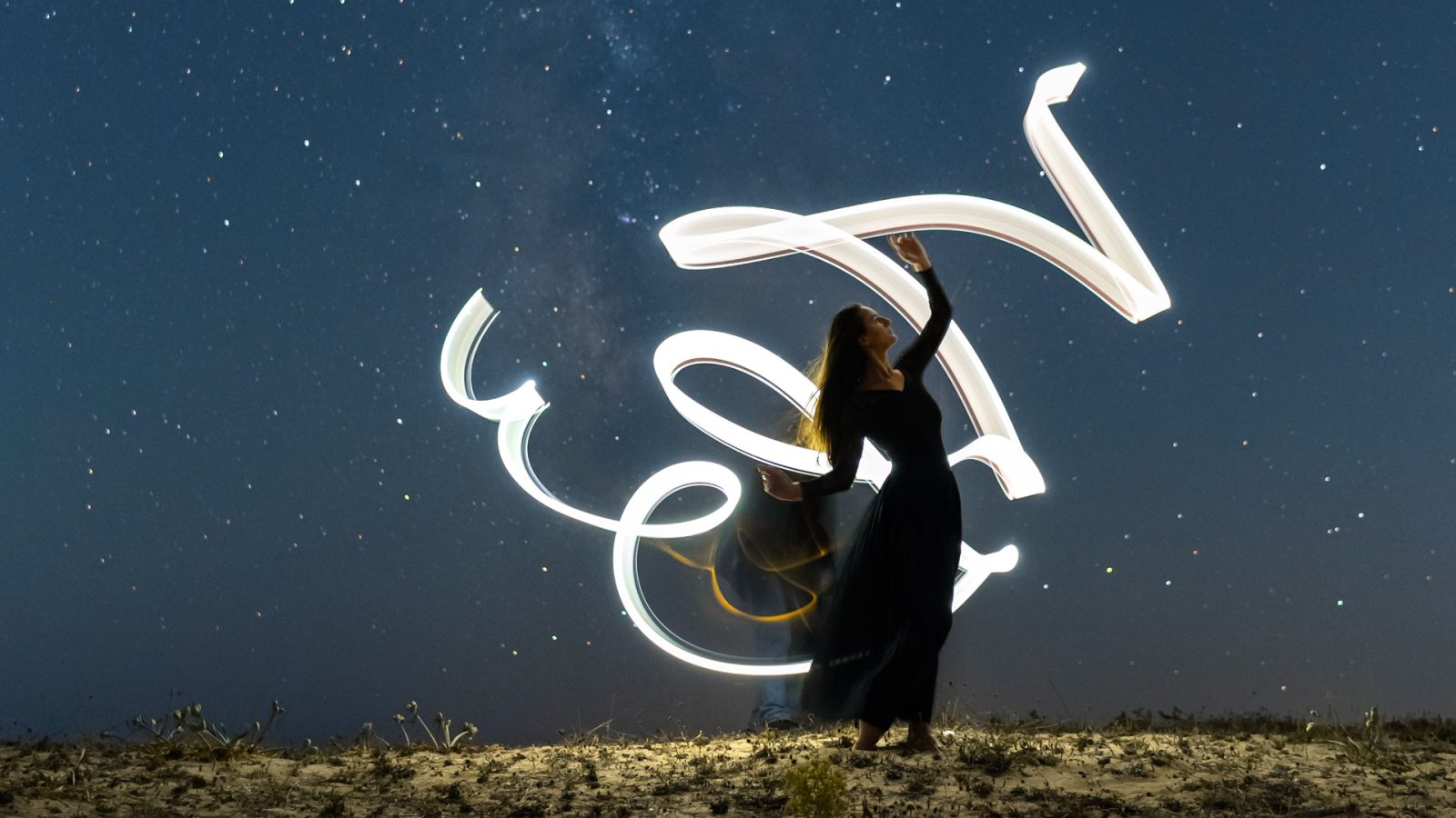 How to hide yourself in a light painting photo shoot [updated