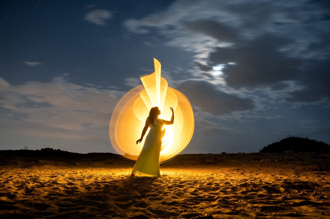 Light-painting and long exposure photography by Andrea Riezzo (2020) - light painting aurora 4656