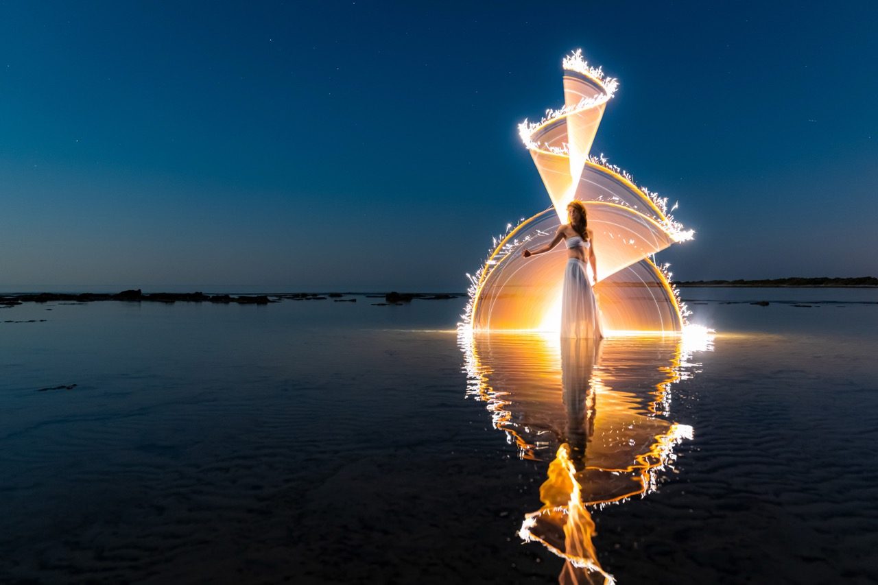 Light-painting and long exposure photography by Andrea Riezzo (2022) - light painting sublument 0139