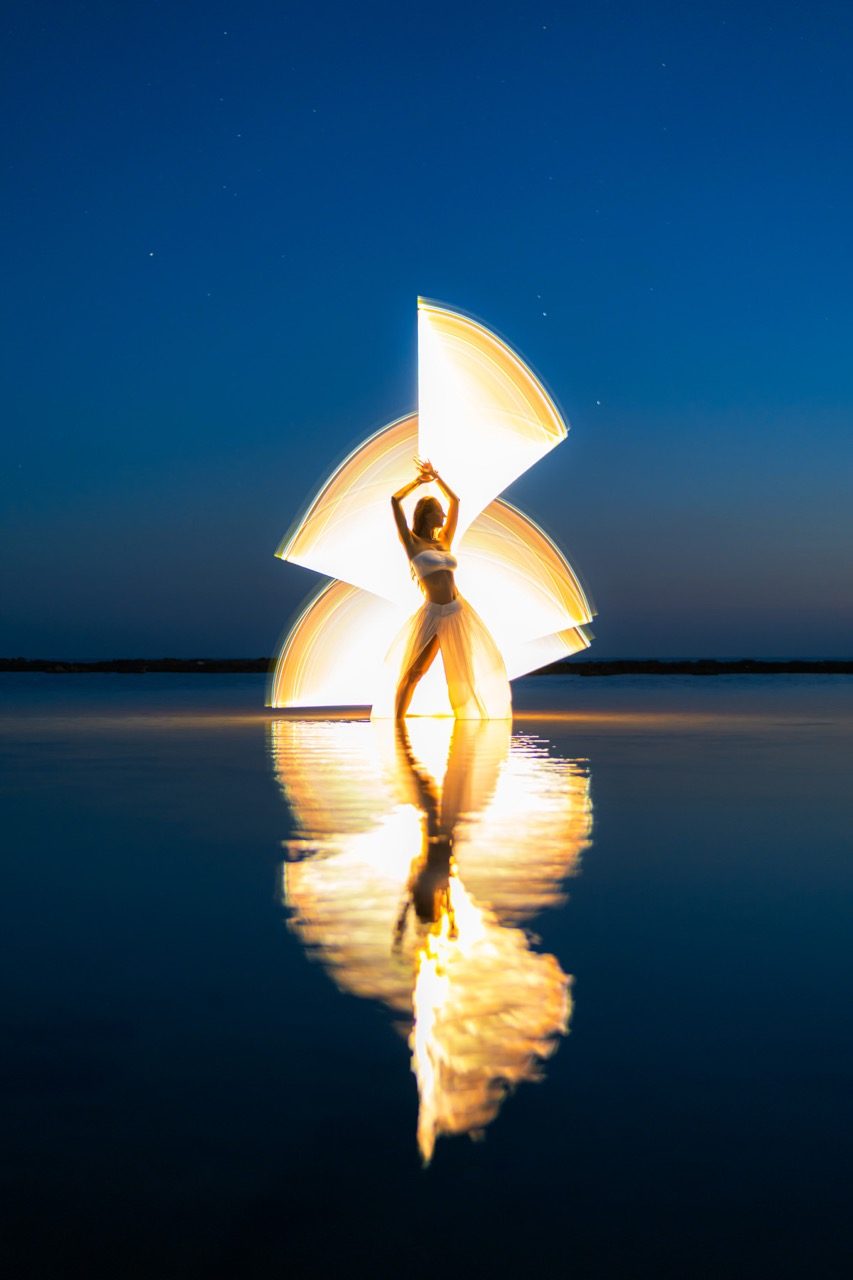 Light-painting and long exposure photography by Andrea Riezzo (2022) - light painting sublument 1437