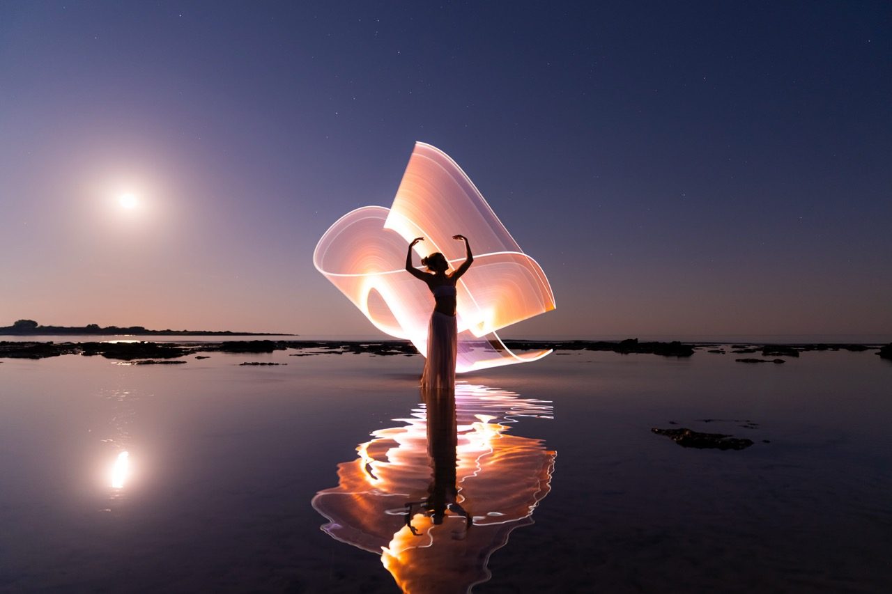 Light-painting and long exposure photography by Andrea Riezzo (2022) - light painting sublument 0175