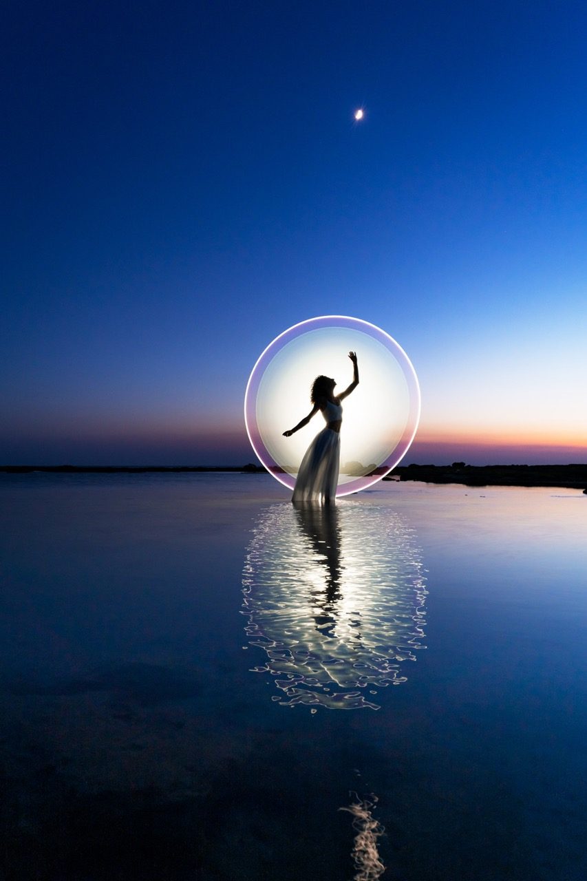 Light-painting and long exposure photography by Andrea Riezzo (2022) - light painting sublument 0700