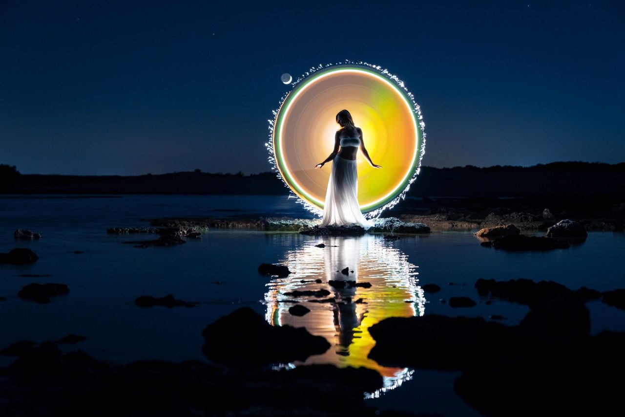 Light-painting and long exposure photography by Andrea Riezzo (2022) - light painting sublument 9852