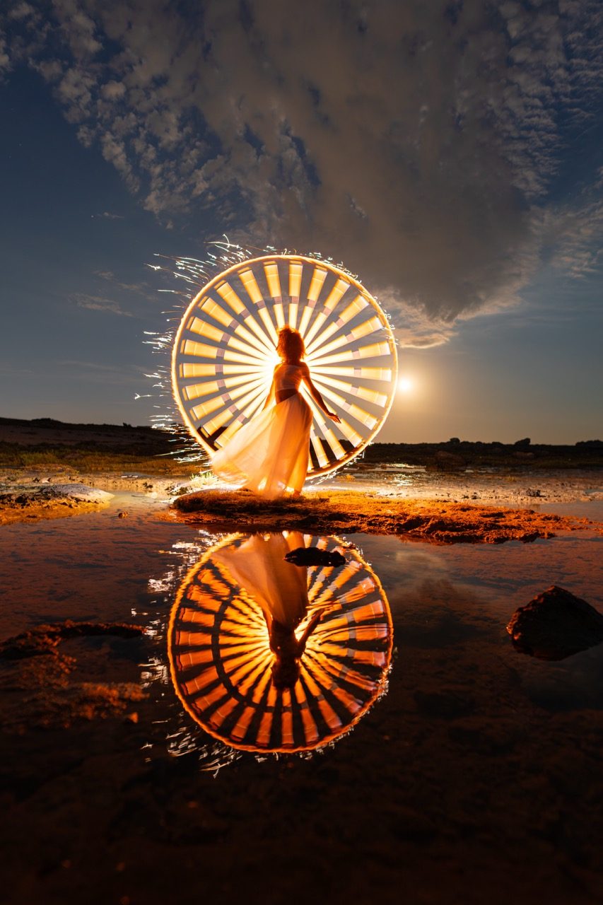 Light painting photo 2023 by Andrea Riezzo — Sublument — 034