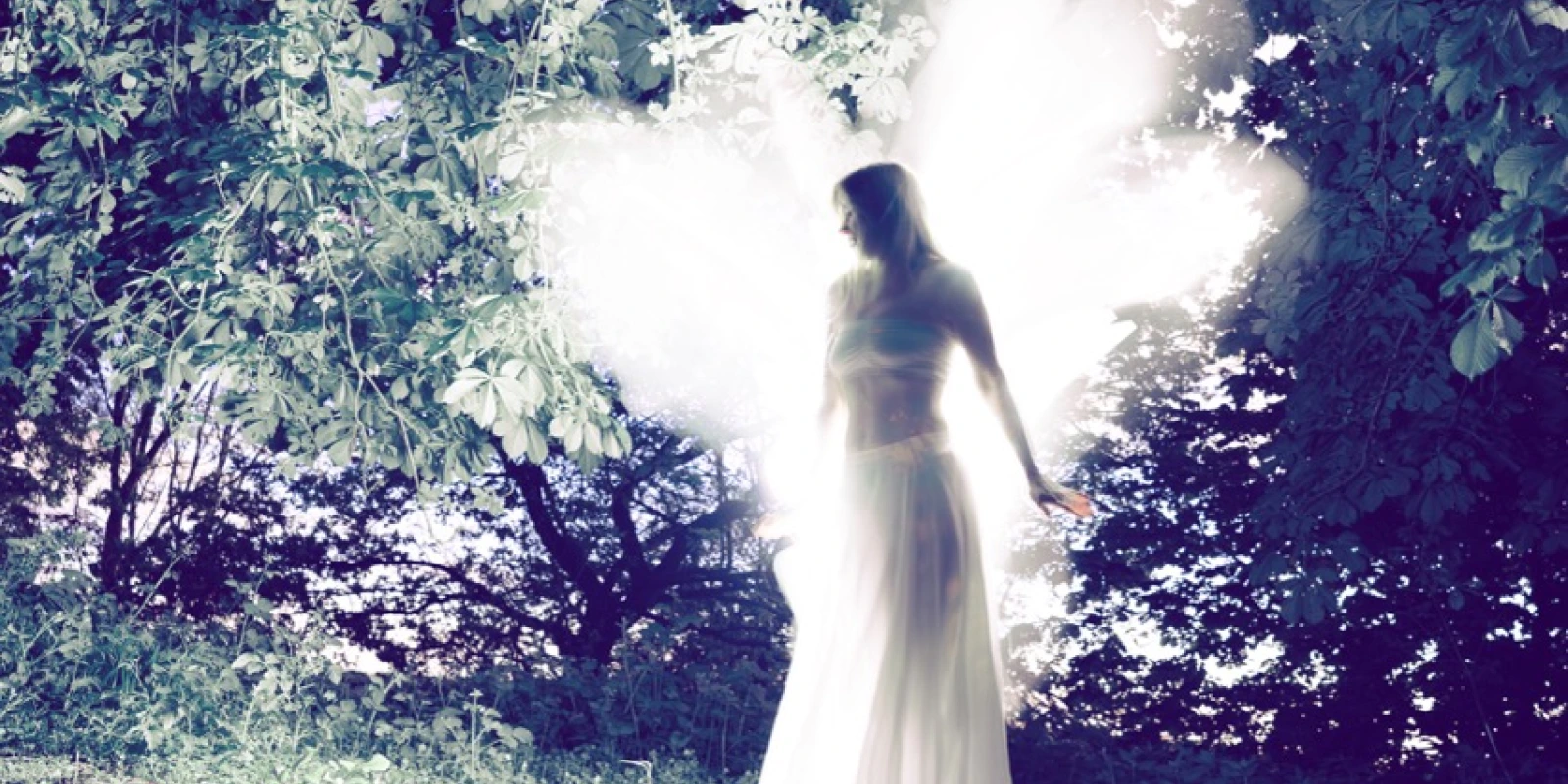 light-painting photography in Paris with Lily