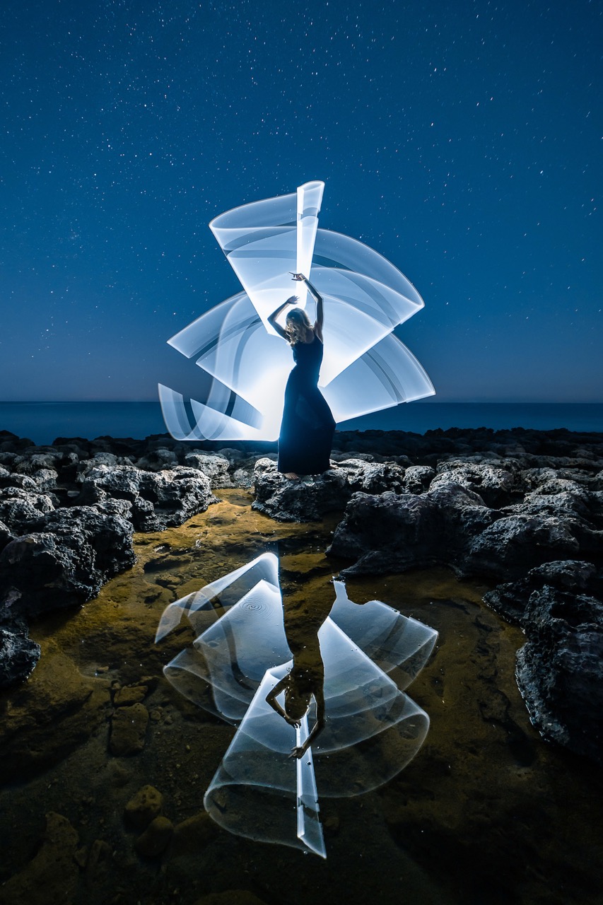 Light-painting and long exposure photography by Andrea Riezzo (2019) - light painting caterina 7007