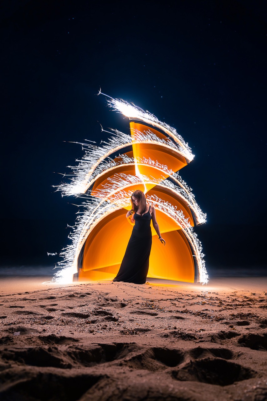 Light-painting and long exposure photography by Andrea Riezzo (2019) - light painting cristina 1515