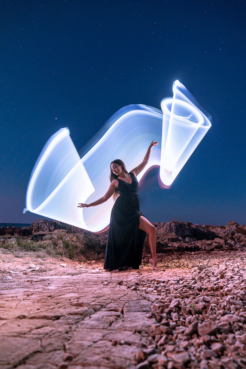 Light-painting and long exposure photography by Andrea Riezzo (2019) - light painting linda 7175