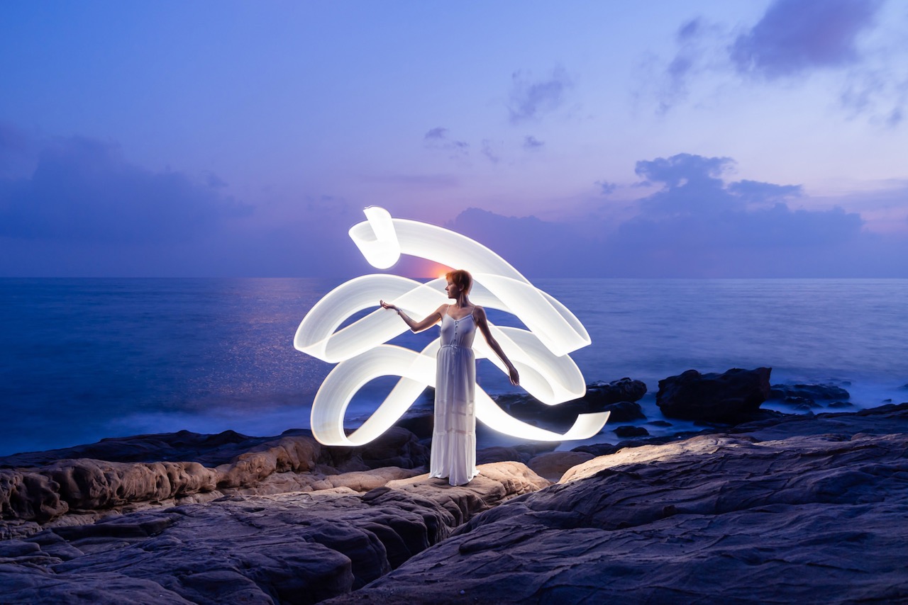 Light-painting and long exposure photography by Andrea Riezzo (2019) - light painting viktoria 5635