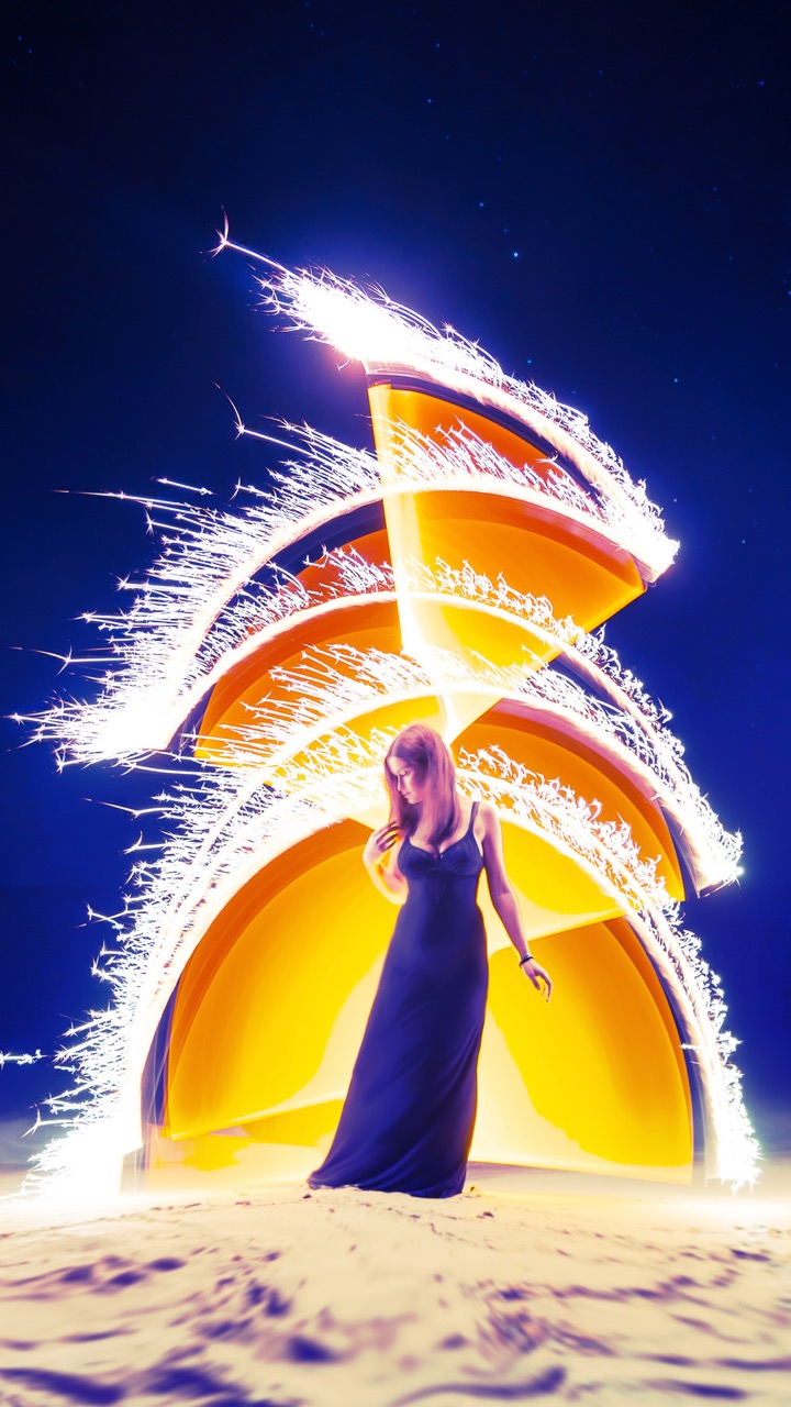 Light-painting and long exposure photography by Andrea Riezzo (2020) - light painting cristina 1515 3