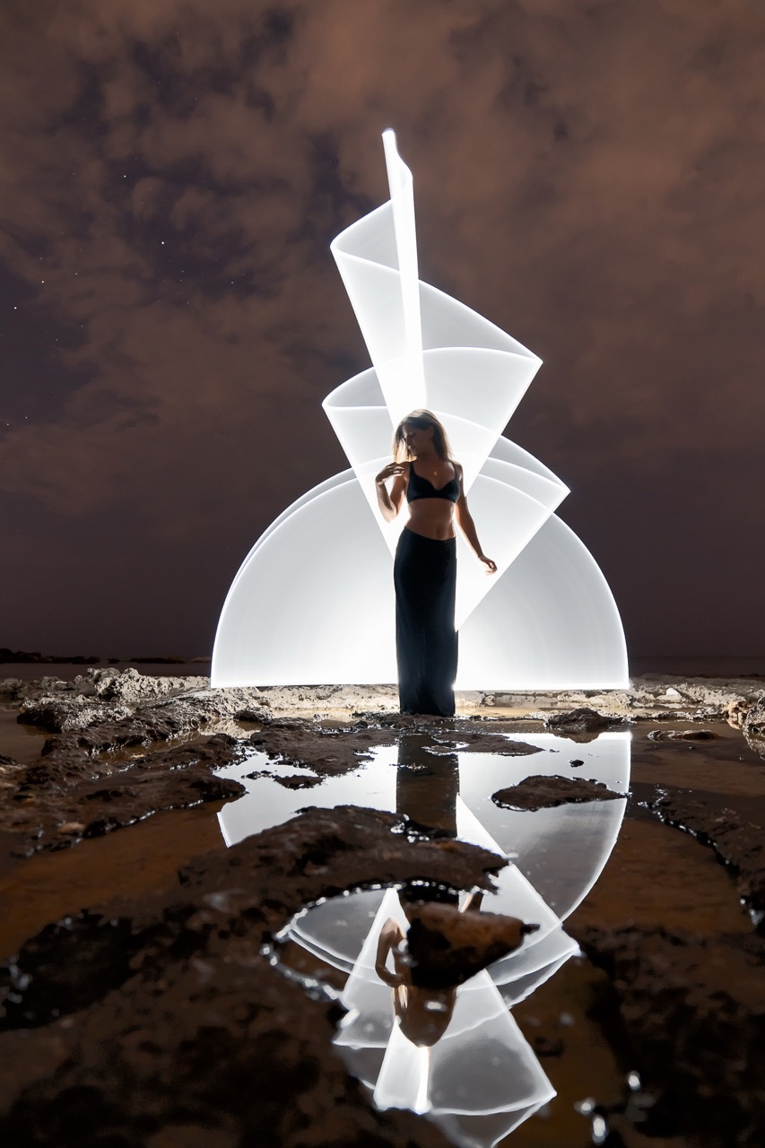 Light-painting and long exposure photography by Andrea Riezzo (2020) - light painting cristina 3087