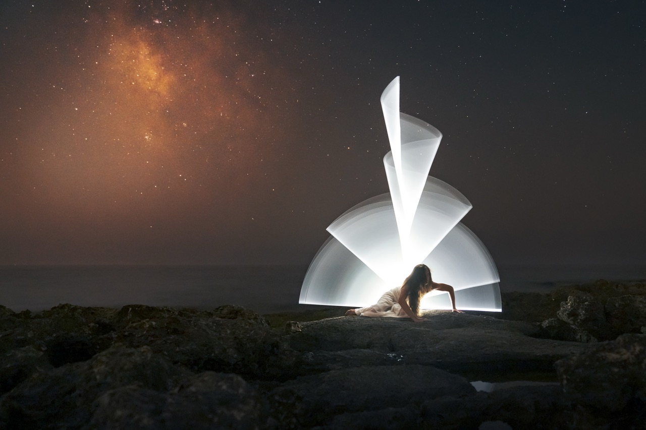 Light-painting and long exposure photography by Andrea Riezzo (2020) - light painting sublument 3671