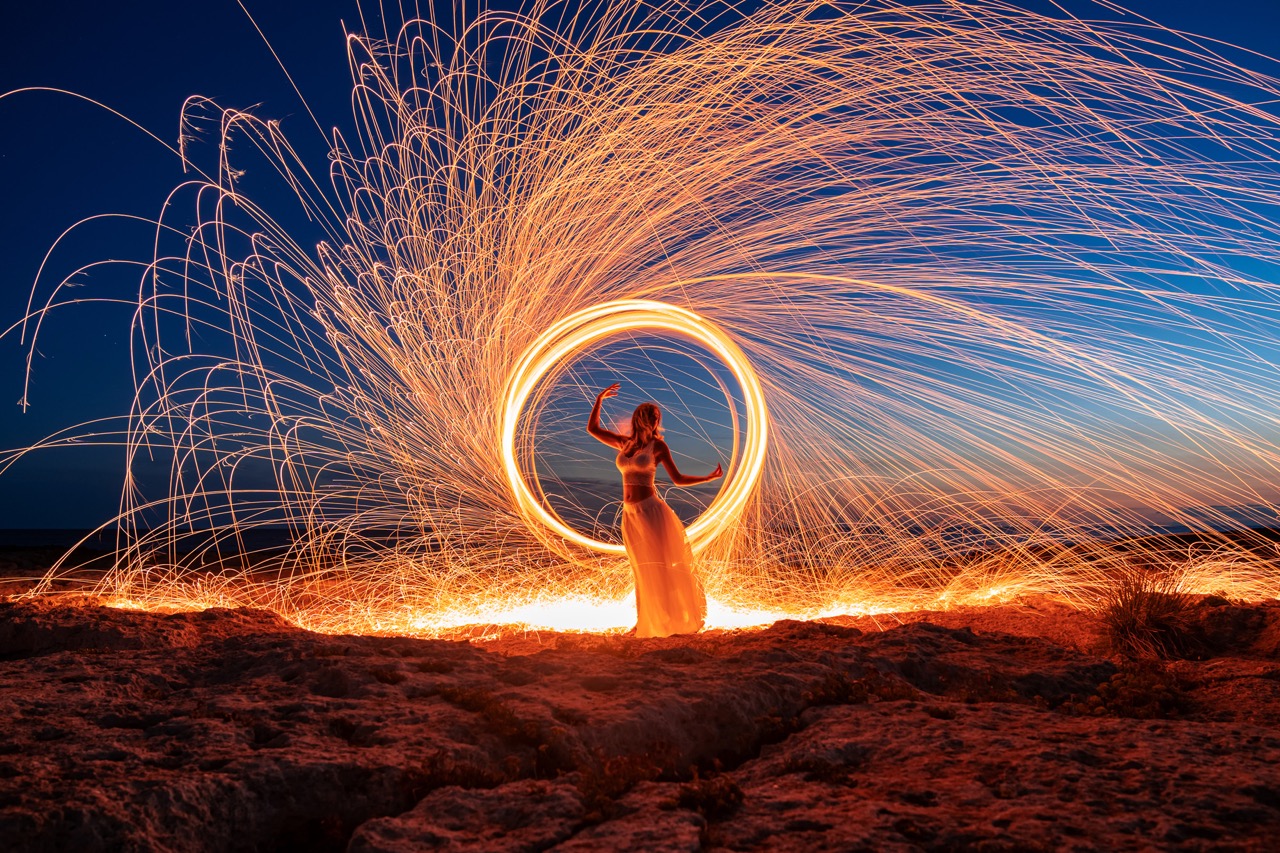 Light-painting and long exposure photography by Andrea Riezzo (2020) - light painting sublument 4857